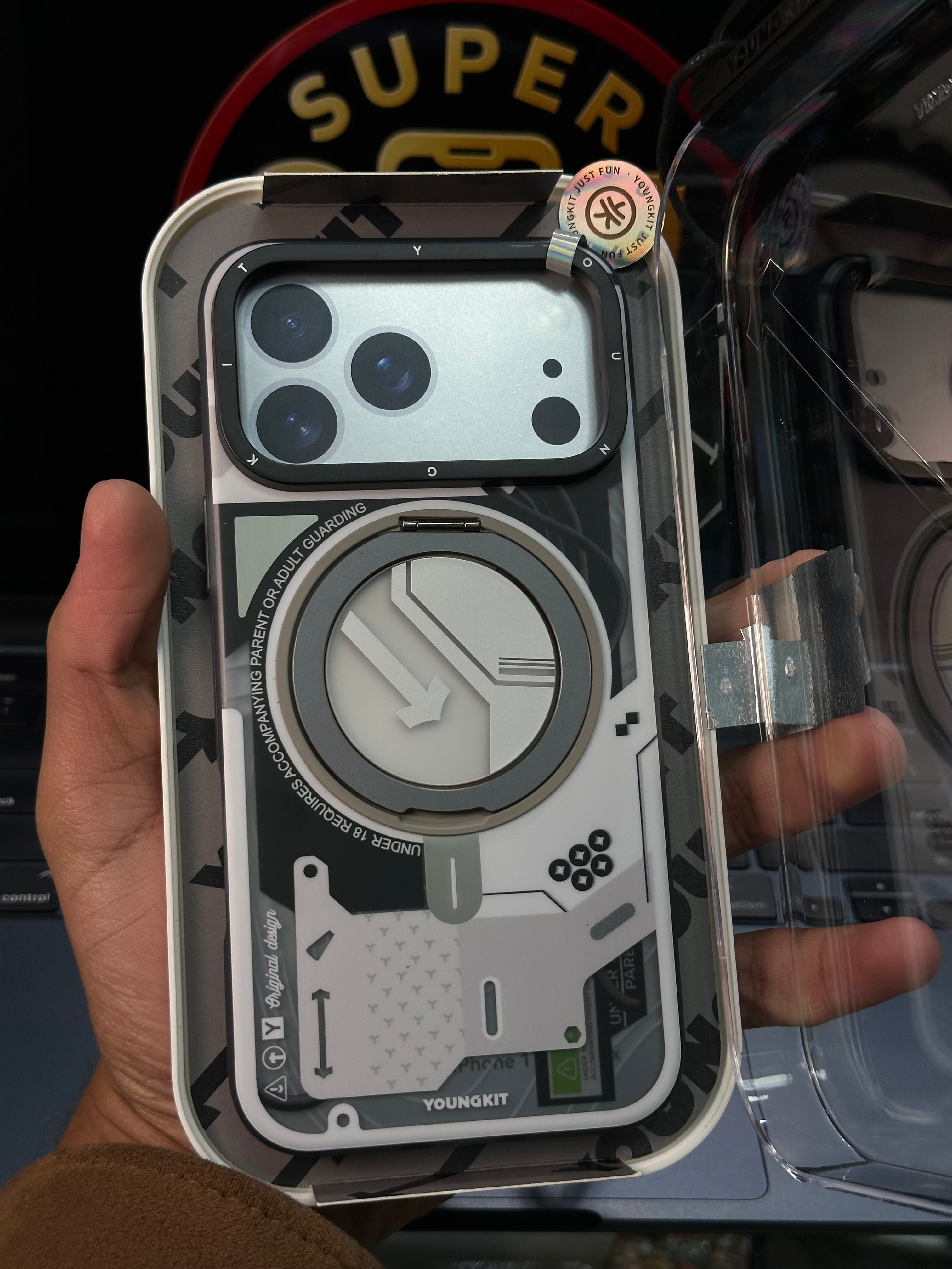 17 Pro Max Case Youngkit