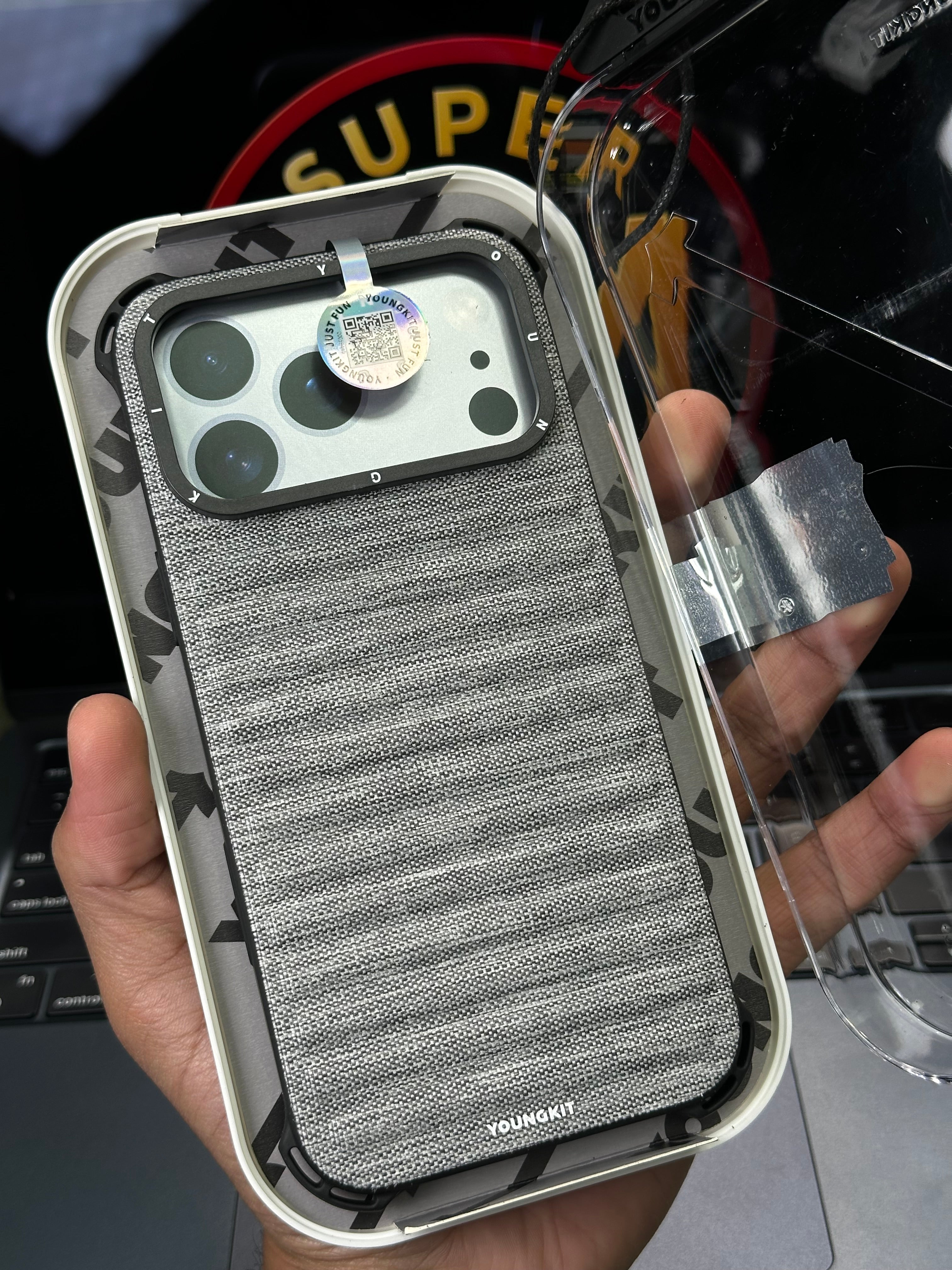 17 Pro Max case Youngkit With Magsafe