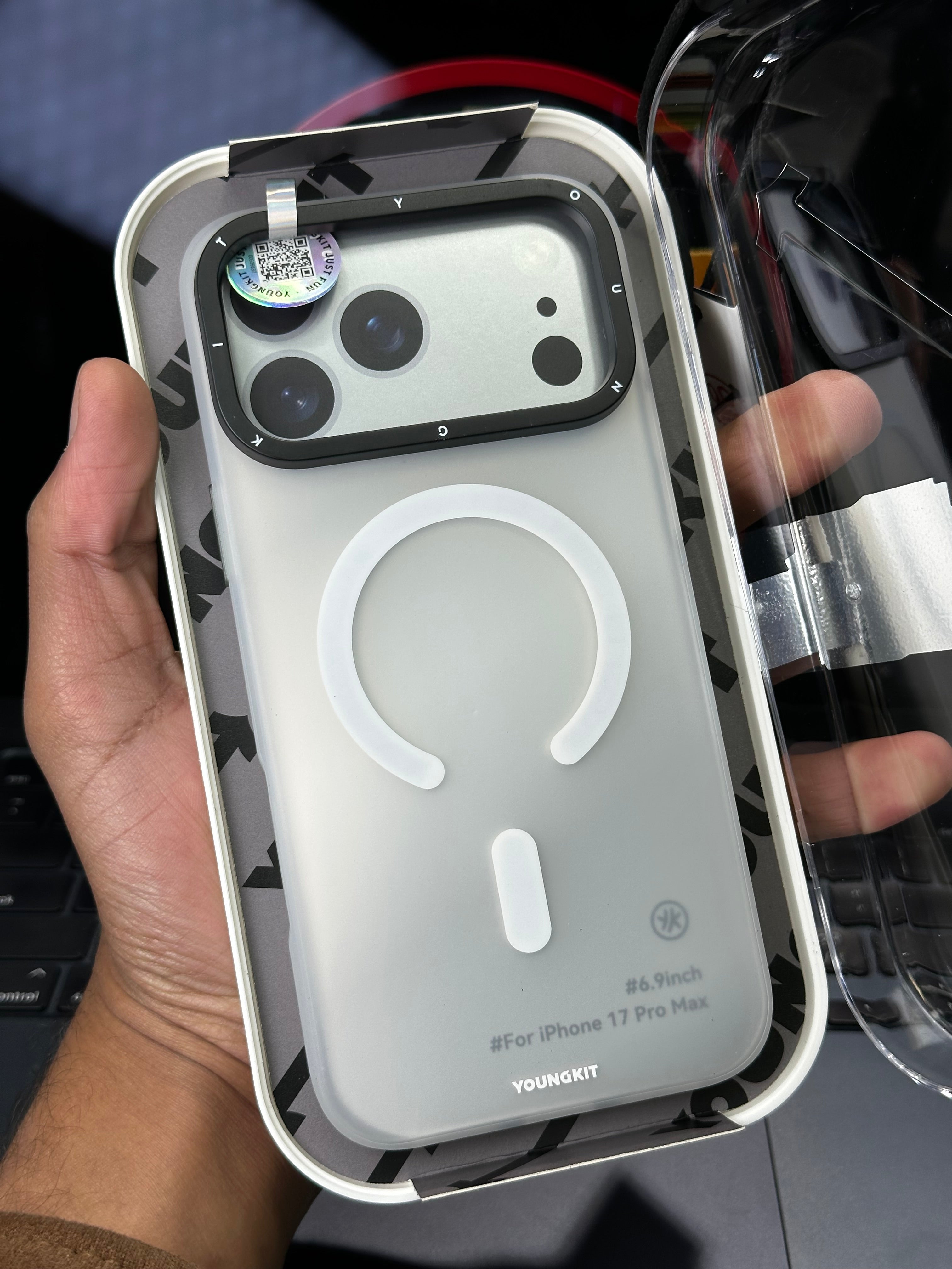 17 Pro Max Case Youngkit With Magesafe