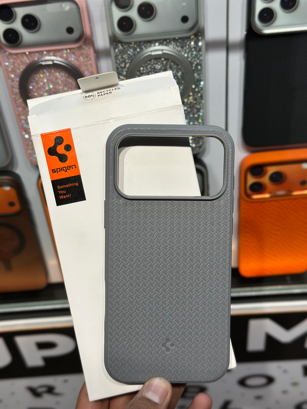 17 Pro Max Spigen Case