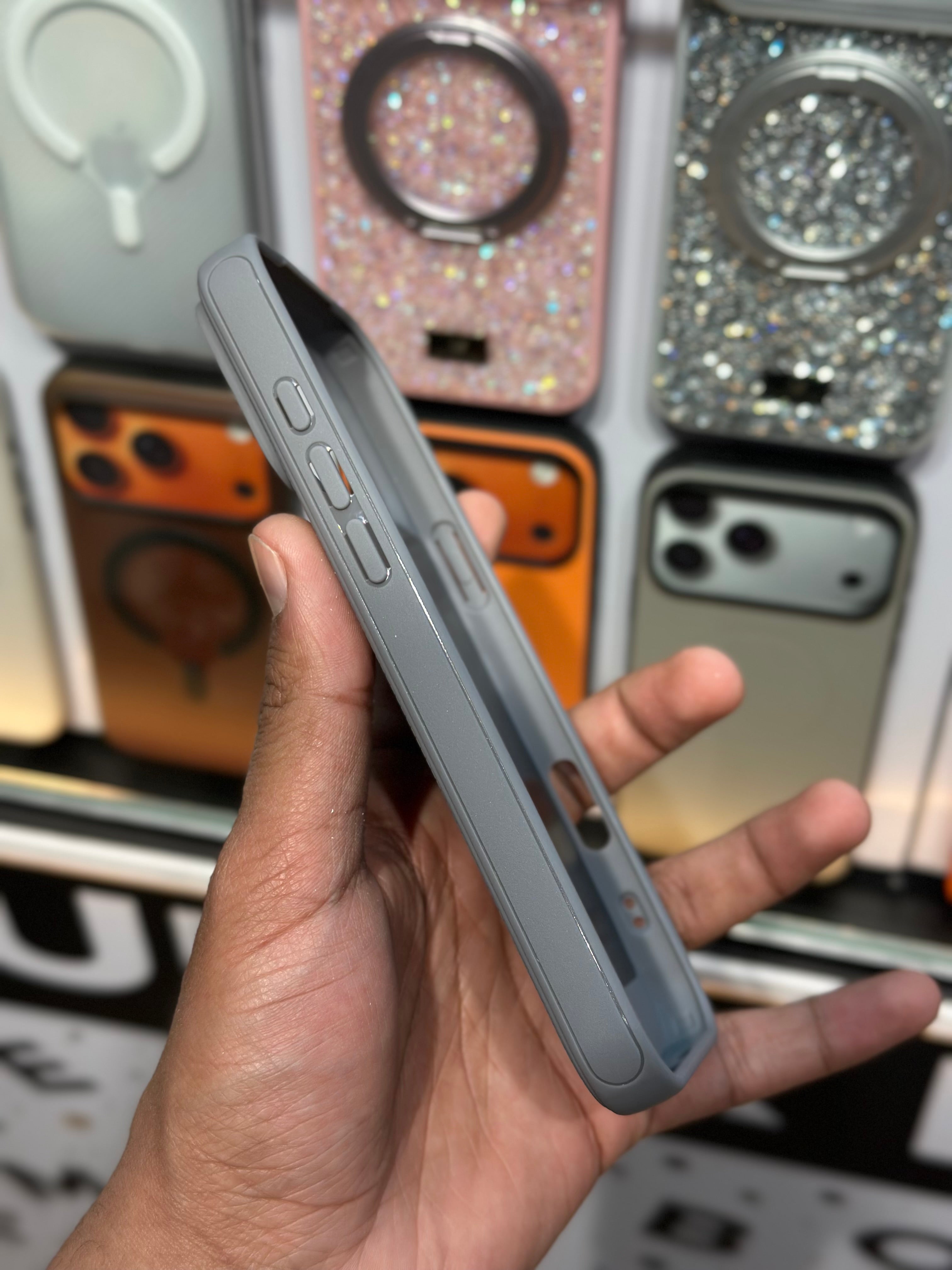 17 Pro Max Spigen Case