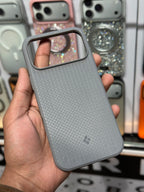 17 Pro Max Spigen Case